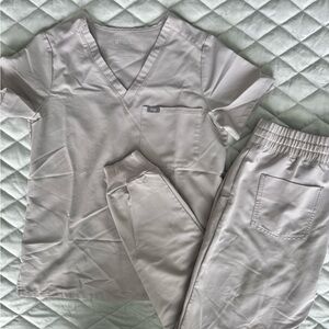 FIGS Scrub Set in limited edition Slate